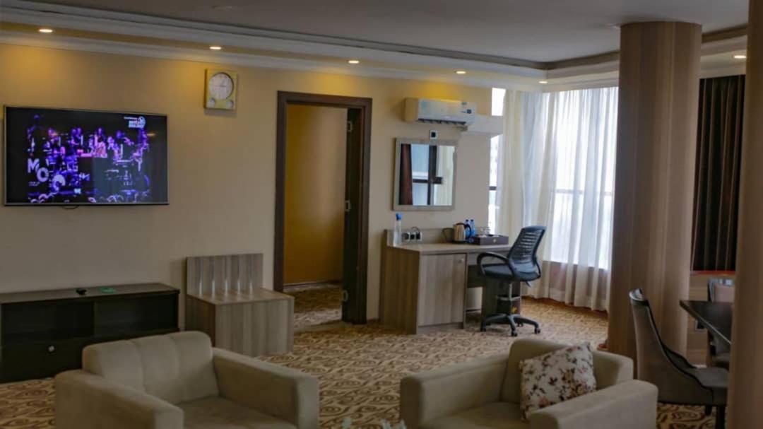 Holiday Hotel 亚的斯亚贝巴 外观 照片