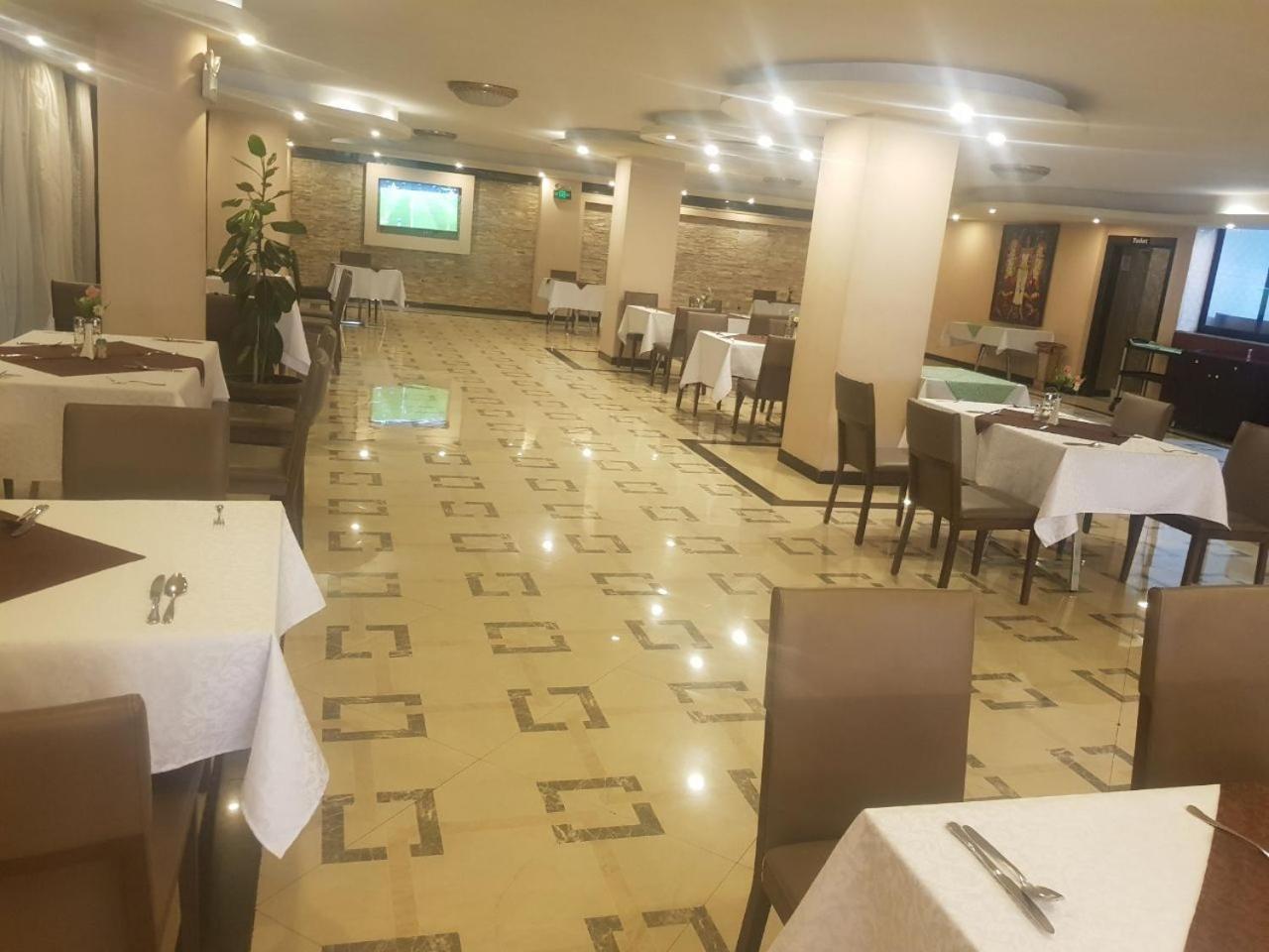 Holiday Hotel 亚的斯亚贝巴 外观 照片