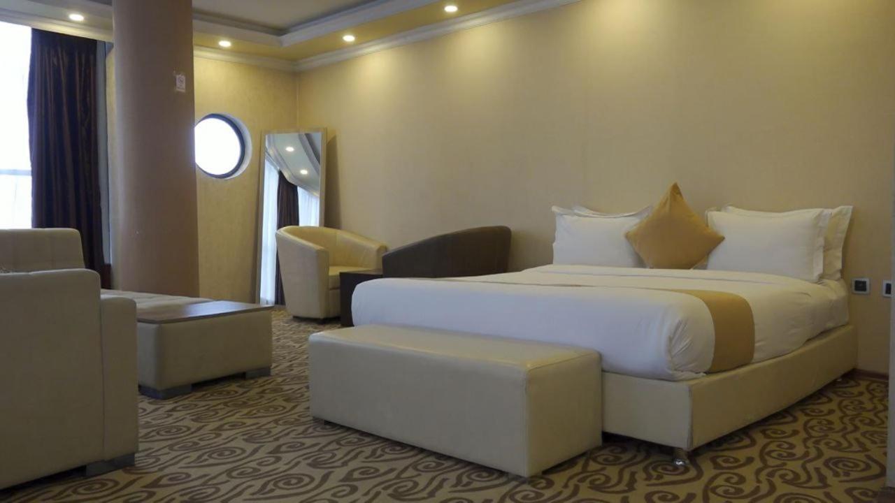 Holiday Hotel 亚的斯亚贝巴 外观 照片